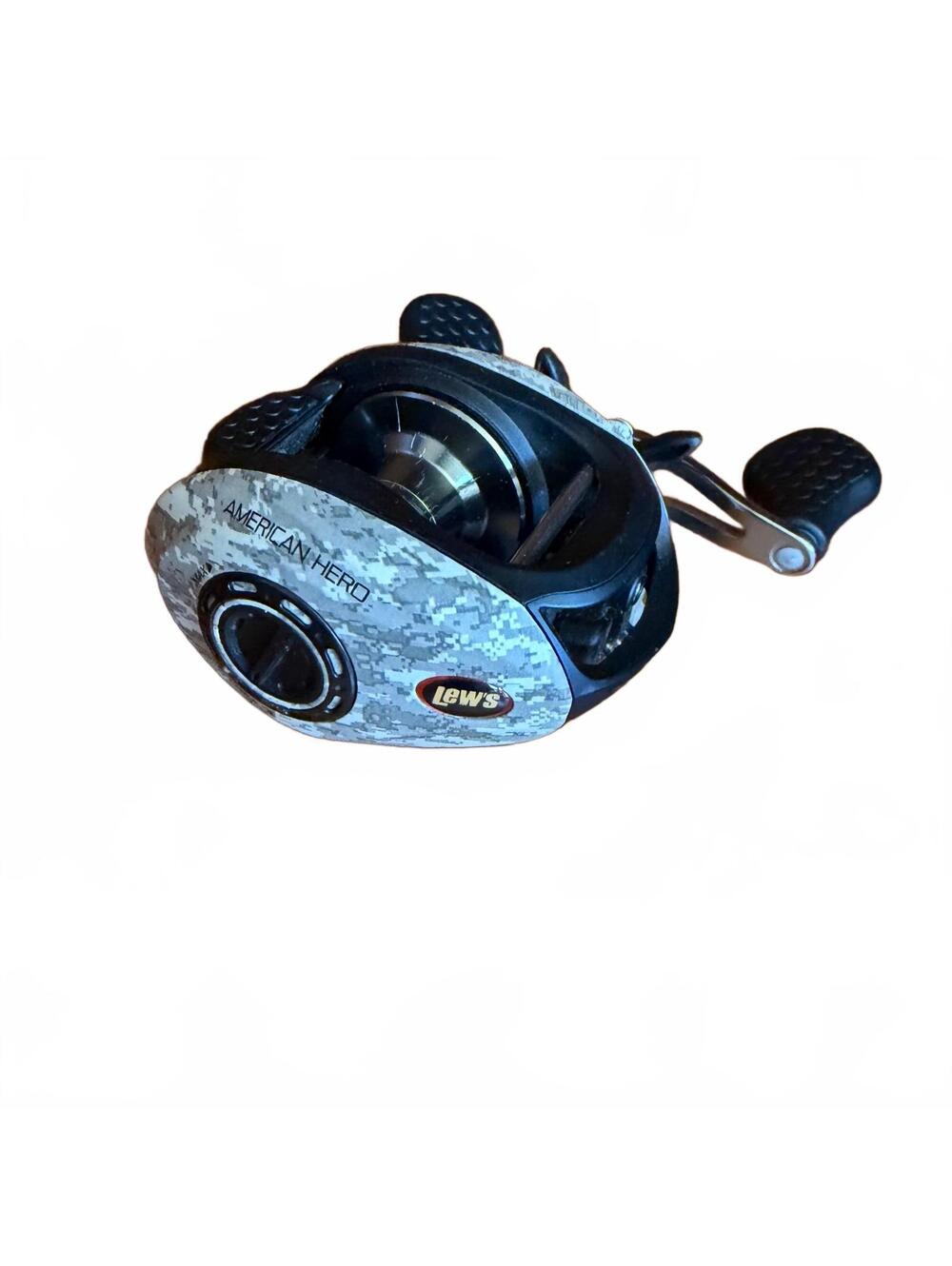 Lew's American Hero Camo Speed Spool MCS 7.1:1 Baitcast Reel AHC1SL Left-Hand